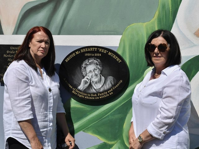 A plaque in memory of Bridie McBrearty, mother of IRA Volunteer George McBrearty, was unveiled by her daughters Catherine and Loretta at the 44th anniversary commemoration for George McBrearty held at the the Crann na Poblachta (Tree of the Republic) monument at Rinmore Drive in Creggan on Sunday afternoon. Photo: George Sweeney