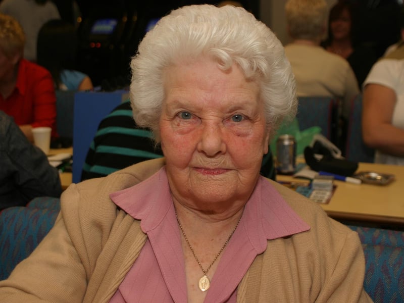 Pictures of Derry parties and celebrations in December 2003