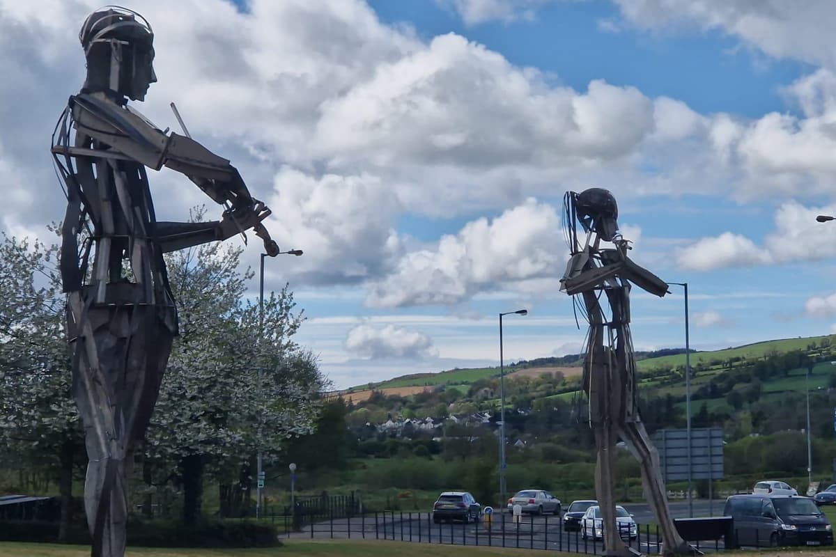 Strabane Murals WATCH: Striking giant 18ft Let The Dance Begin sculptures in Strabane ...