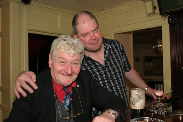 PubEye: Friends and family out enjoying a drink together in the Dungloe.