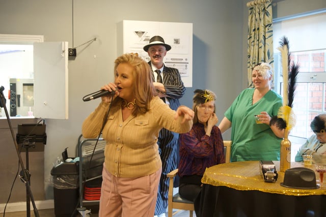 Entertaining during a 1920s themed party at Oakleaves Care Centre on Friday last.