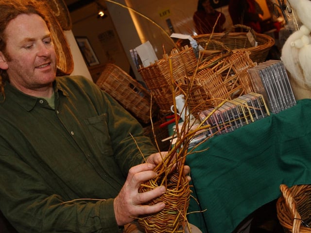 Basket weaver Brendan Farren. (0612PG50) : Christmas in Inishowen in 2005.