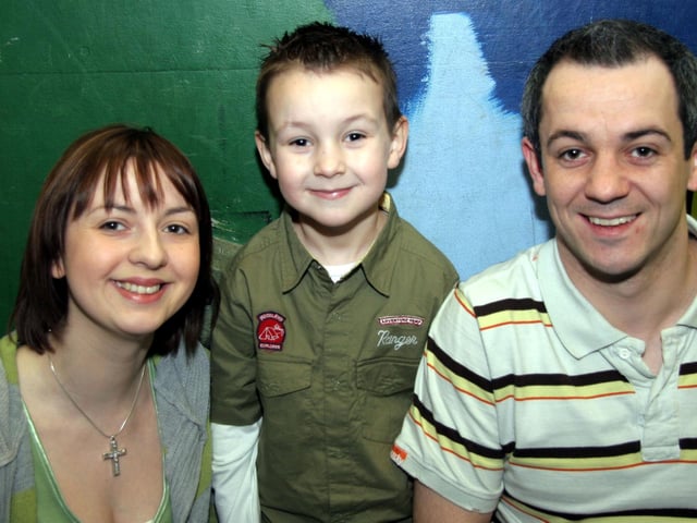 Nathan pictured with mum Alicia and dad Andrew on the occasion of his 7th birthday 0031JML : Parties and celebrations March 2006: Nathan Barr.