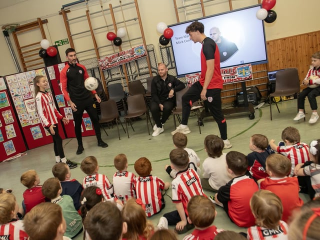 Derry City's Nick Twisk showing off some of his Gaelic skills during Friday's visit. (Photos: Jim McCafferty Photography)
