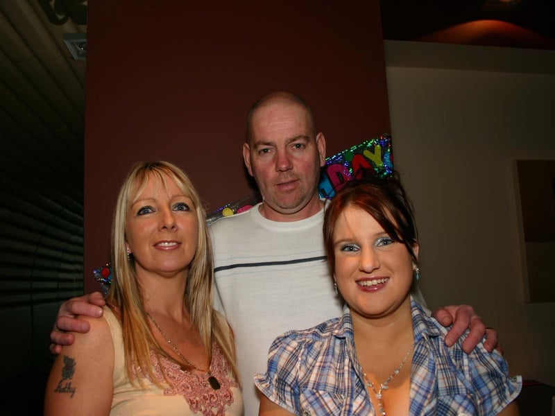 Shauna with mum Sandra and Dad Dermot having a good time at the Millennium Forum. 3973/dd : .