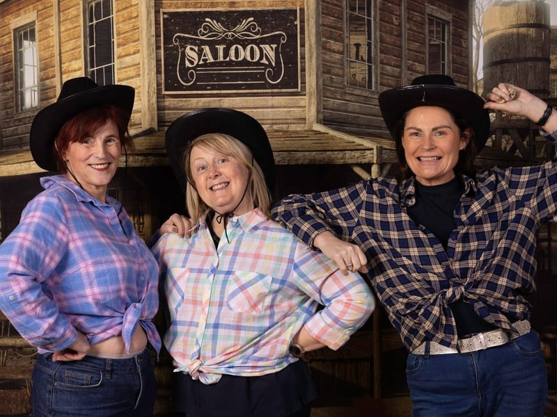 Members of the ensemble of Oklahoma.