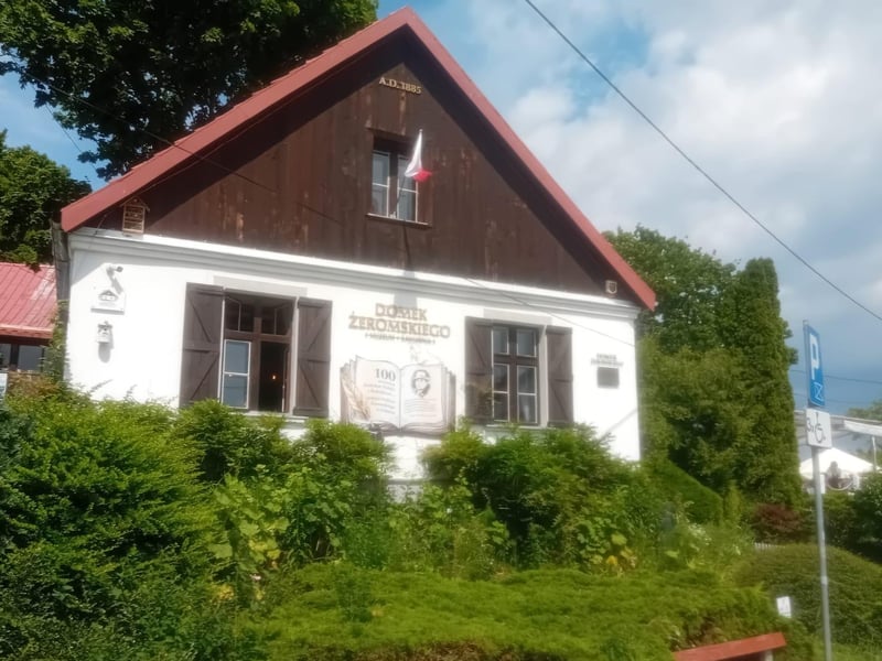 A quaint coffee shop in the seaside village of Orłowo.