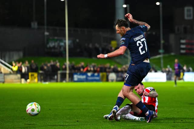 Patrick McClean makes a last ditch tackle on Ryan Edmondson of St Patrick's Athletic. Photo by Stephen McCarthy/Sportsfile