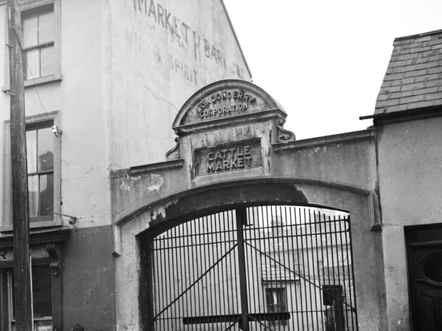Rossville Street (Sráid Bhaile na Rosaigh). Named after David Ross, Sheriff 1779, 1789 (Bryson).