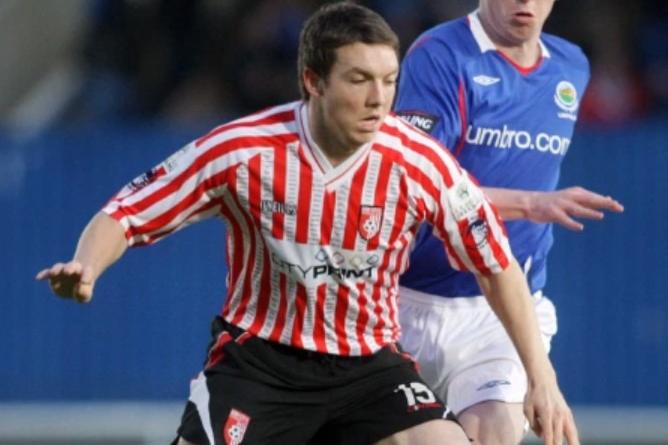 Derry City FC Home Shirt 2009 (Kevin Deery). O'Neill's.
