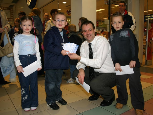 Foyleside Shopping Centre Santa's arrival November 2004.