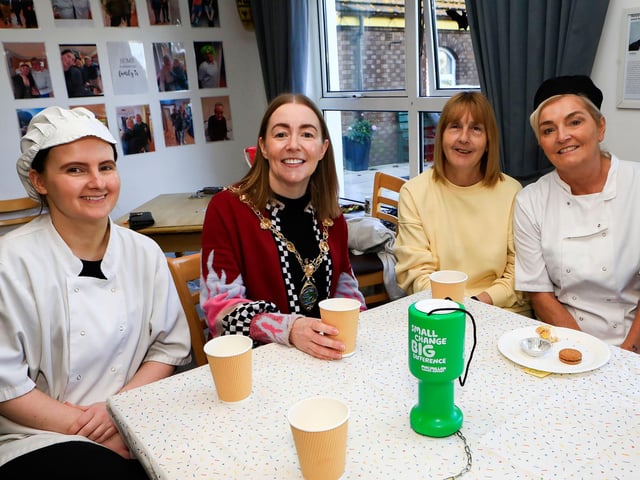 Mayor Grace Uí Niallais with from left, Toni Collins, and from right Magellan Dune and Annemarie Nash at the Macmillan Coffee Morning held in House in the Wells.  (Photo - Tom Heaney, nwpresspics)