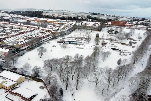 A covering of snow falls across Derry.Photo Lorcan Doherty / PressEye