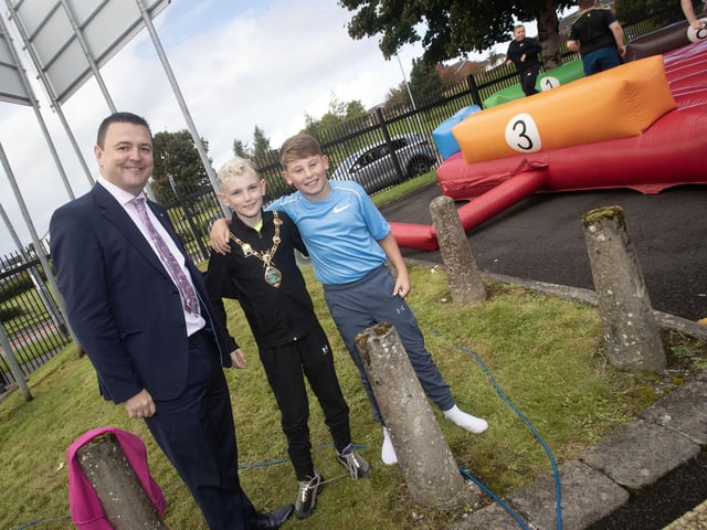 Mayor Ruairí McHugh pictured with Blake Powell and Conor McLaughlin during Saturday's Festival. (Photos: Jim McCafferty Photography)