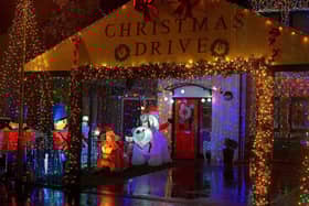 Colourful Christmas Drive aka Racecourse Drive. Photo: George Sweeney.  DER2244GS – 040