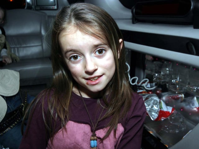 Chloe Mermor 10th birthday at home 0009/JML : Parties and celebrations January 2006: Chloe Mermor.