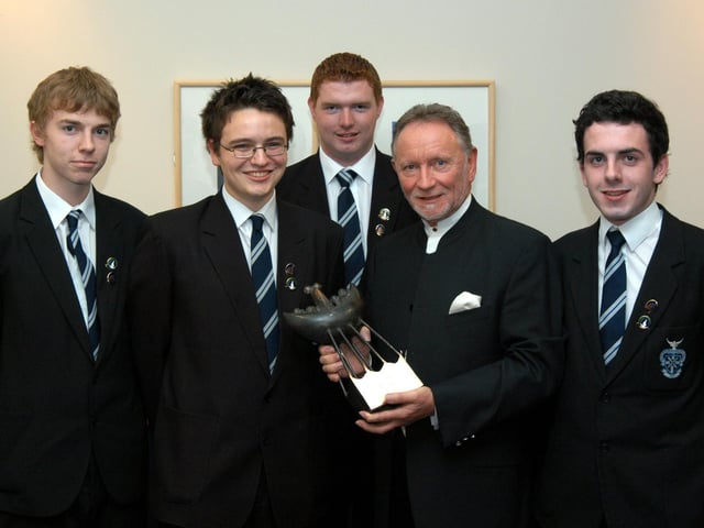 Derry and Donegal secondary school pupils in October 2003