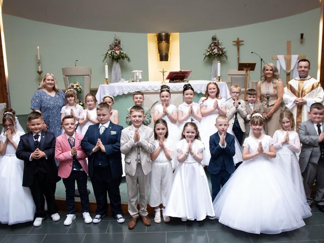 Pupils from Sacred Heart Primary School, Waterside, who received the Sacrament of First Holy Communion from Fr. Patrick Lagan at Sacred Heart Church on Friday last. (Photo: Kerrie Quinn)