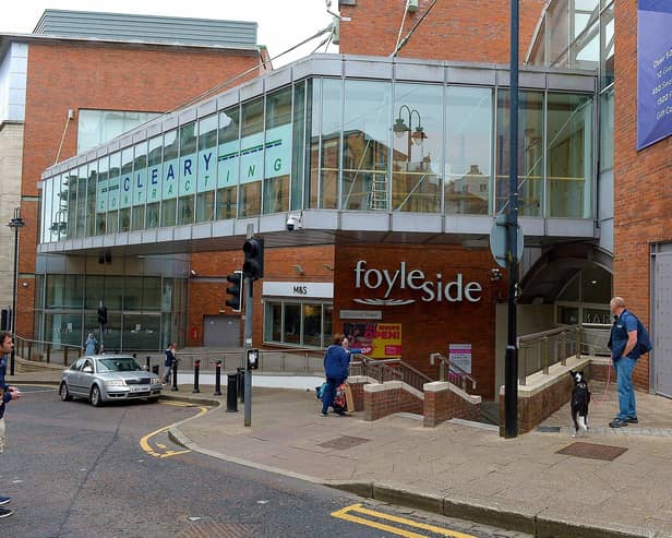 Foyleside Shopping Centre.  DER2126GS - 030