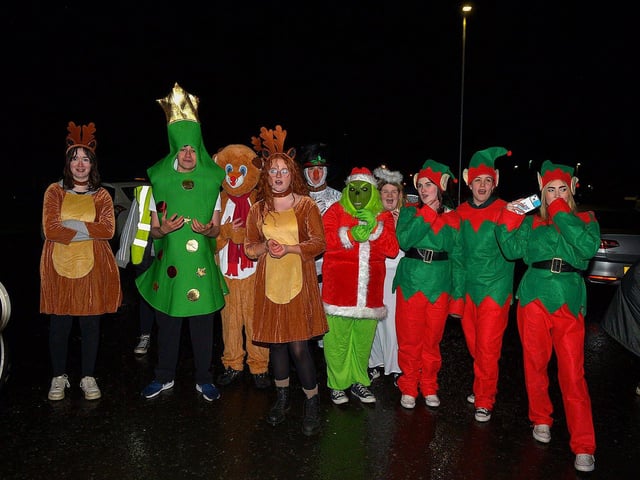 Santa’s helpers pictured at the Creggan Community Collective, Cromore Gardens, on Friday evening last. DER2249GS – 34