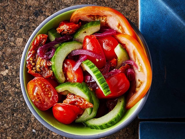 Portuguese Tomato Salad, 137kcal, £4.50