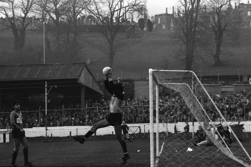 Stevan Stojanović gathers. The 'keeper would go on to captain Red Star to a European Cup victory over Marseille in 1991.