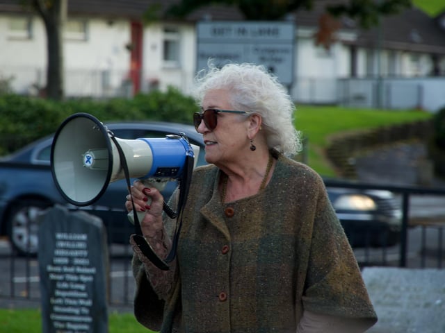 Eileen Webster sings a tribute song for those who died on Bloody Sunday.