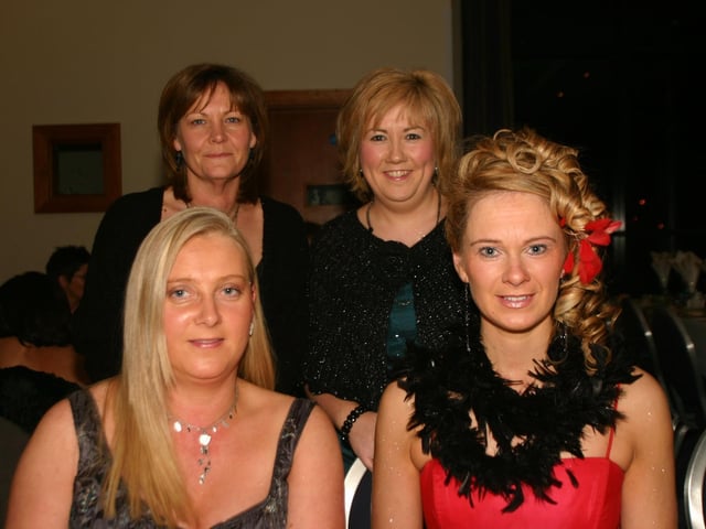 Staff from the First Trust Bank enjoying the Christmas party in the City Hotel . 1853/dd. : Christmas and New Year Parties 2006.