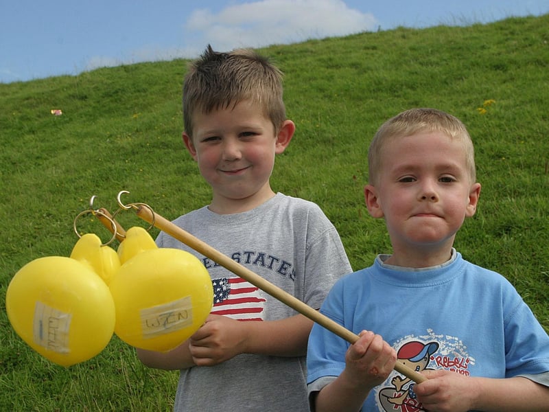 Derry youngsters enjoying summer in August 2003