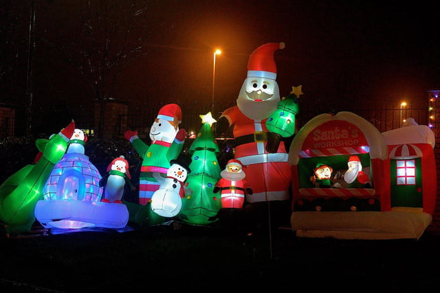 Colourful Christmas Drive aka Racecourse Drive. Photo: George Sweeney.  DER2244GS – 039