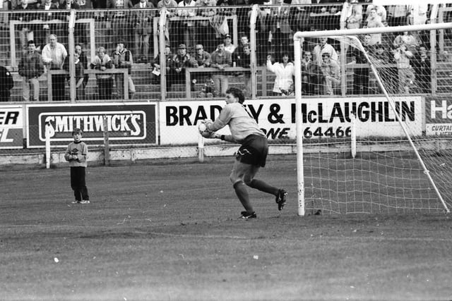 Chelsea 'keeper Dave Beasant catches the ball