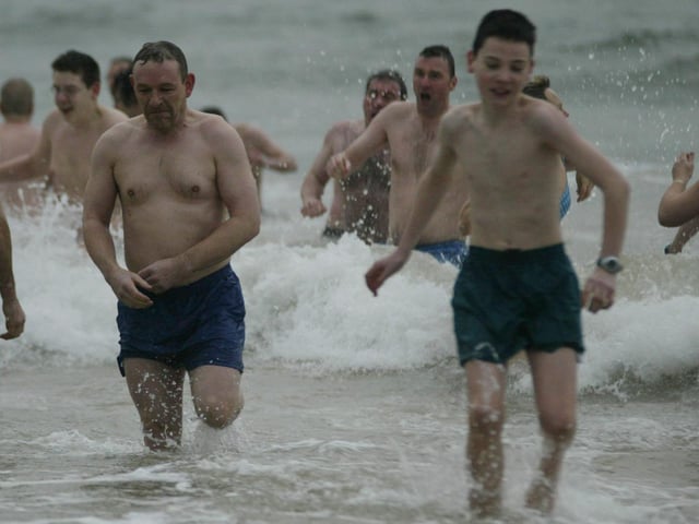 These bathers make a bit of a splash. (0301JB02)