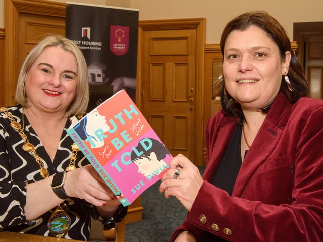 Derry City and Strabane District Council Mayor Councillor Sandra Duffy welcomed local Author, Sue Divin, who has been nominated in the Irish Book Awards with her second book Truth be Told. The winners will be decided through public vote and by a panel of judges. To vote in An Post Irish Book Awards 2022 or to view the other nominees, visit www.anpostirishbookawards.ie Picture Martin McKeown. 09.11.22