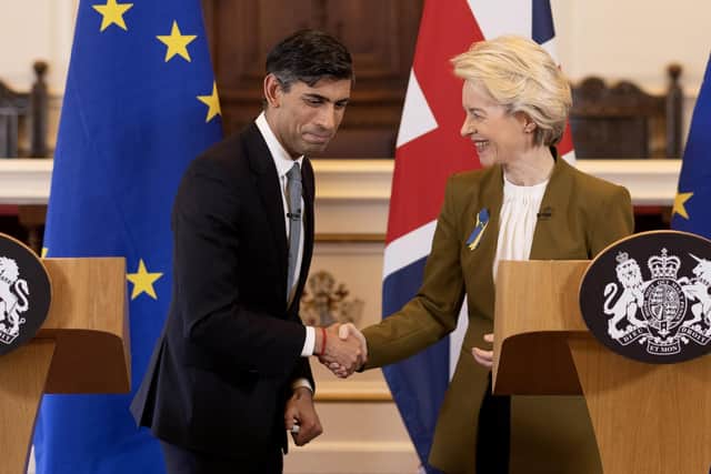 UK Prime Minister Rishi Sunak and EU Commission President Ursula von der Leyen shake hands as they hold a press conference at Windsor Guildhall on February 27, 2023. (Photo by Dan Kitwood/Getty Images)