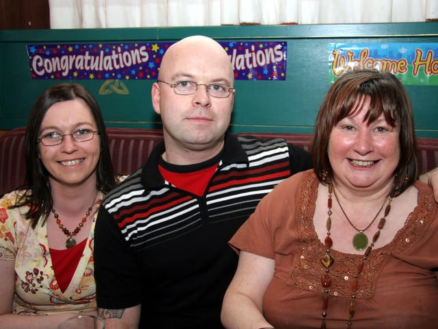 Adrian celebrates his home coming with his mum Cathy and sister Ciara 0048JML : Parties and celebrations April 2006: Adrian Brown.