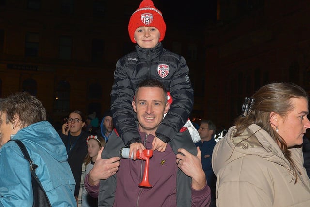 Derry City fans gather at the Guildhall on Monday evening to welcome home FAI Cup winners Photo: George Sweeney.  DER2244GS – 056
