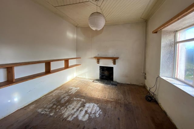 This cottage in an idyllic corner of the Donegal Gaeltacht popular with Derry holiday makers is to go under the hammer at auction next month.