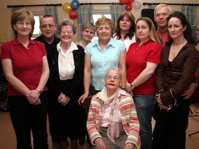 Jean, Jimmy, Joan, Jean, Bridie, Maria, Frankie, Bernie and Trudie gather at the Beechway House to celebrate with Nellie on the occasion of ehr 90th birthday 0212JML : Parties and celebrations across Derry in May 2006.