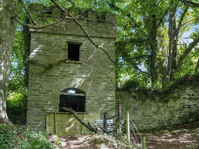 Brookhill House, 33 Ardlough Road is for sale at £650,000. The detached country residence was built around 1795 and comes with 35 acres of land. The house boasts seven bathrooms, three reception rooms and three bathrooms.:Brookhill House on the Ardlough Road.