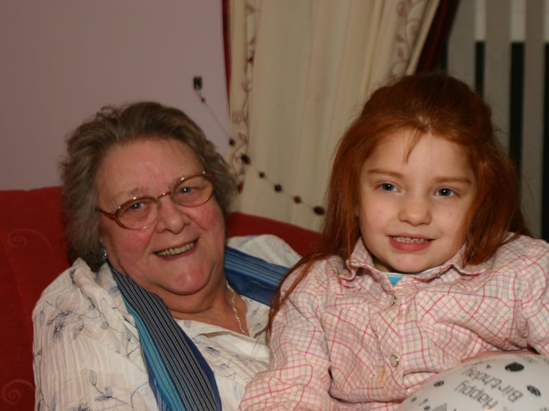 Granny Maureen with birthday grandaughter Nicole on her 6th Birthday. 1032/dd : Nicole's 6th birthday.