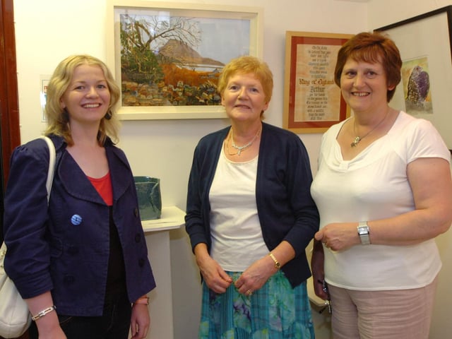 Artist Margaret McLaughlin, right, with Edel McLaughlin and Helen McLaughlin at the Eden Place Arts Centre end of term exhibition at Pilots Row. (0307PG71)