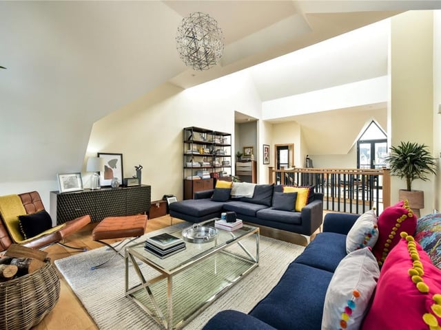 Sitting room.