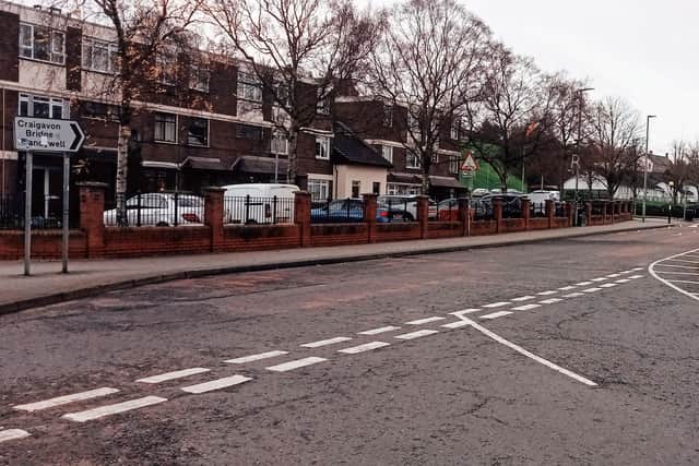 Councillor Aisling Hutton has welcomed moves to introduce a 'no-waiting zone' in the Bogside.
