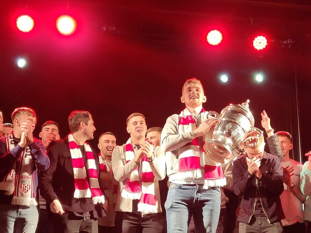 Derry City players' huge welcome home to the Guildhall Square after their FAI Cup Final win.