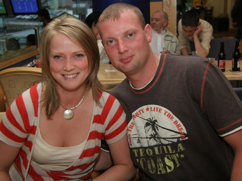 Kelly Williams and Declan Page pose for teh camera at the Lifford Stadium 0597JML : Parties and celebrations June 2006: Lifford Races.