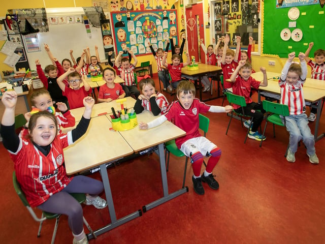 Hollybush PS children showing their support for Derry City during Friday's visit.