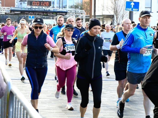 Runners taking part in the Bentley Group Walled City 10 Mile race, Ebrington Square. (Photo - Tom Heaney, nwpresspics)