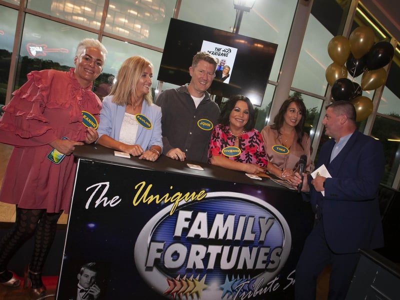 The Hurt Heroes - Leanne Doherty, Pauline McCloskey, John Devine, Viviennt Wood and Tina Burns with quizmaster Conga McBride.