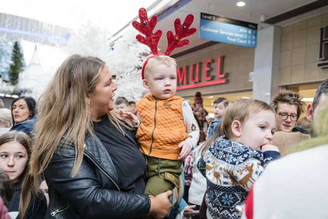 Christmas at Foyleside. Gerard Gormley Photography.