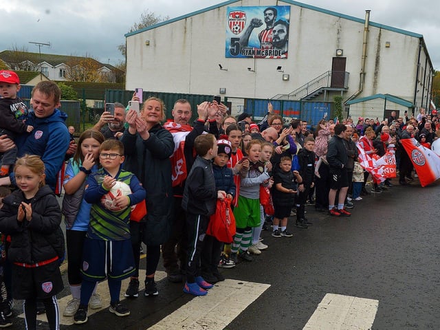 Fans gather at Brandywell Stadium on Saturday morning to give wish Derry City players and coaches good luck as they depart for Dublin ahead of tomorrow’s FAI Cup Final against Shelbourne. George Sweeney. DER2244GS – 41